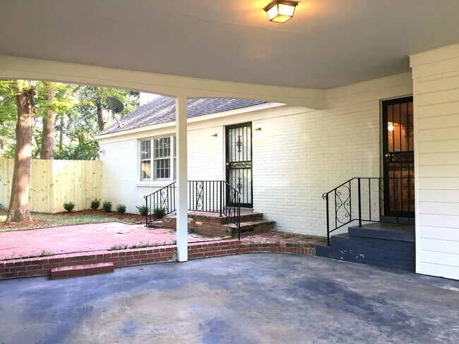 Foto del edificio - 1/2 First Full Month's Rent in East Memphi...