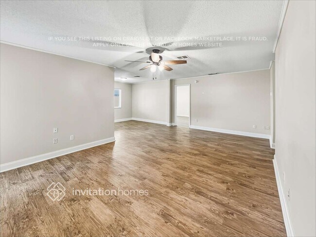 Foto del edificio - 1172 La Mesa Ave
