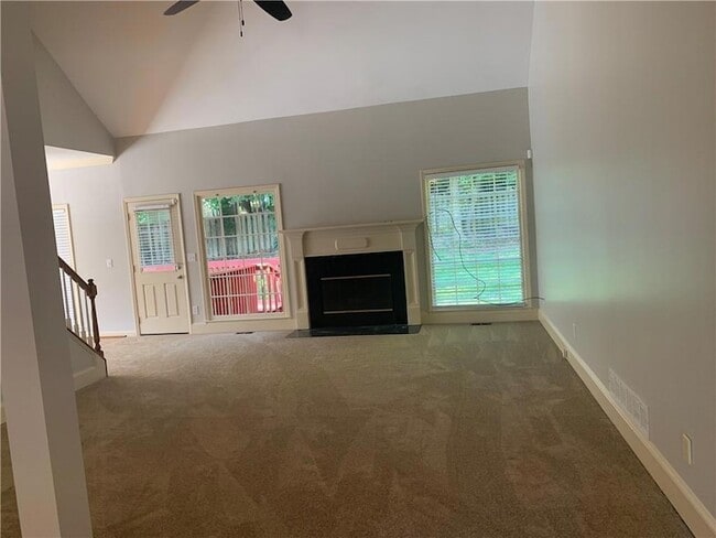 Building Photo - 4208 Terrace Ct SE