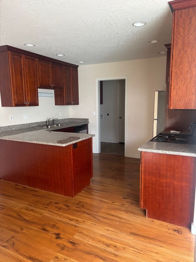 Foto del edificio - 725-727 Mount Hood Ave SW