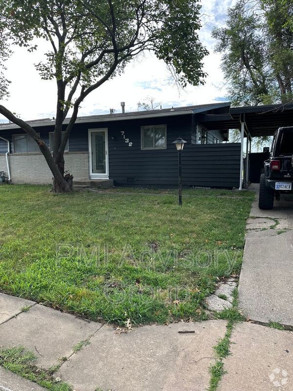 Building Photo - 7132 SW Lario Ln