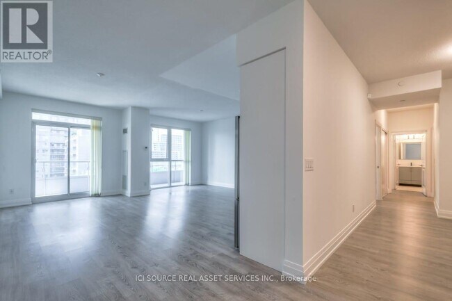 Photo du bâtiment - 591-591 Sheppard Ave E
