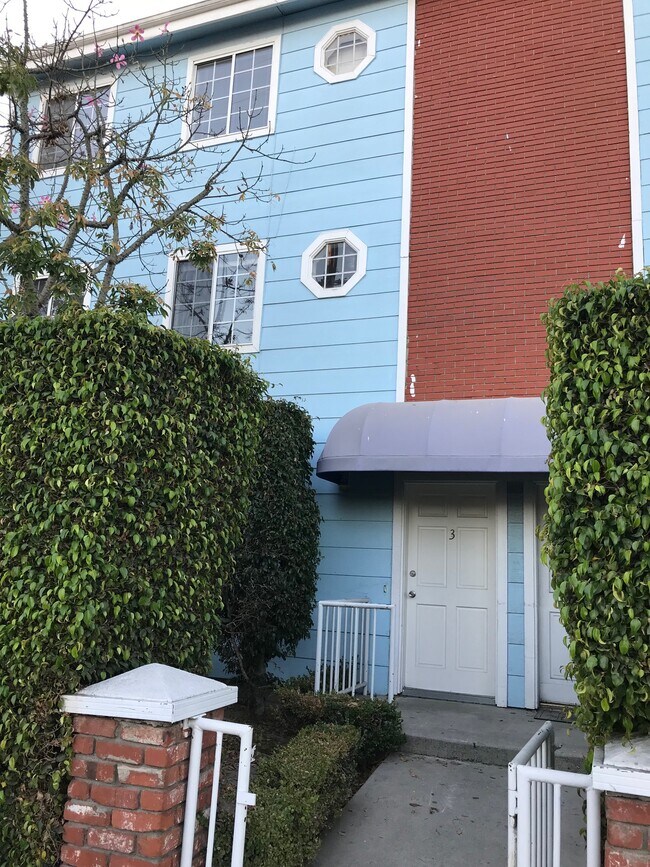 22707 S Figueroa St Unit 10, Carson, CA 90745 Condo for Rent in