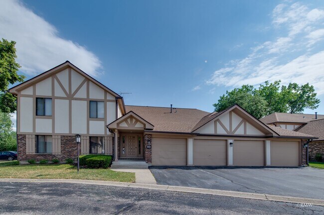Building Photo - 1232 Knottingham Ct