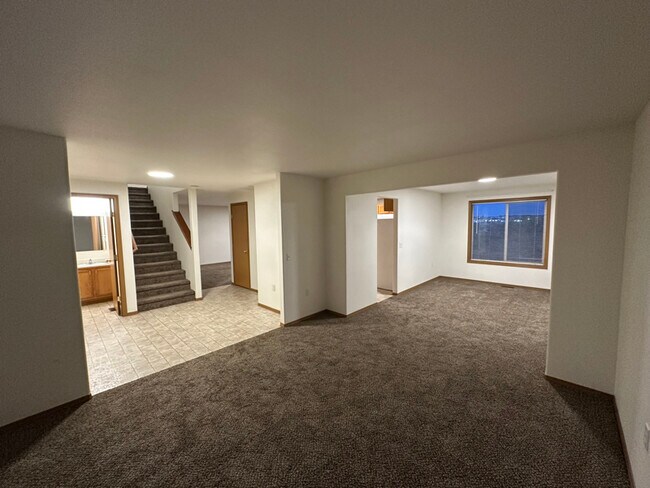 Foto del edificio - 1021 W Windrose Dr