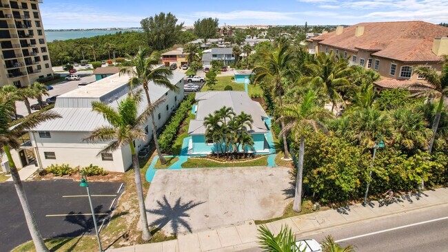 Foto del edificio - 711 S Ocean Dr
