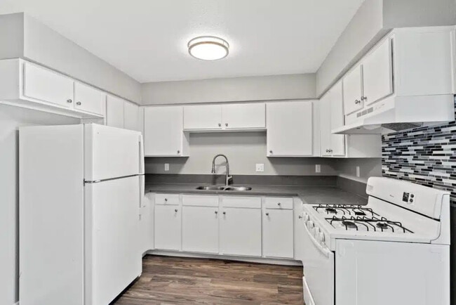 Building Photo - Strata Apartments