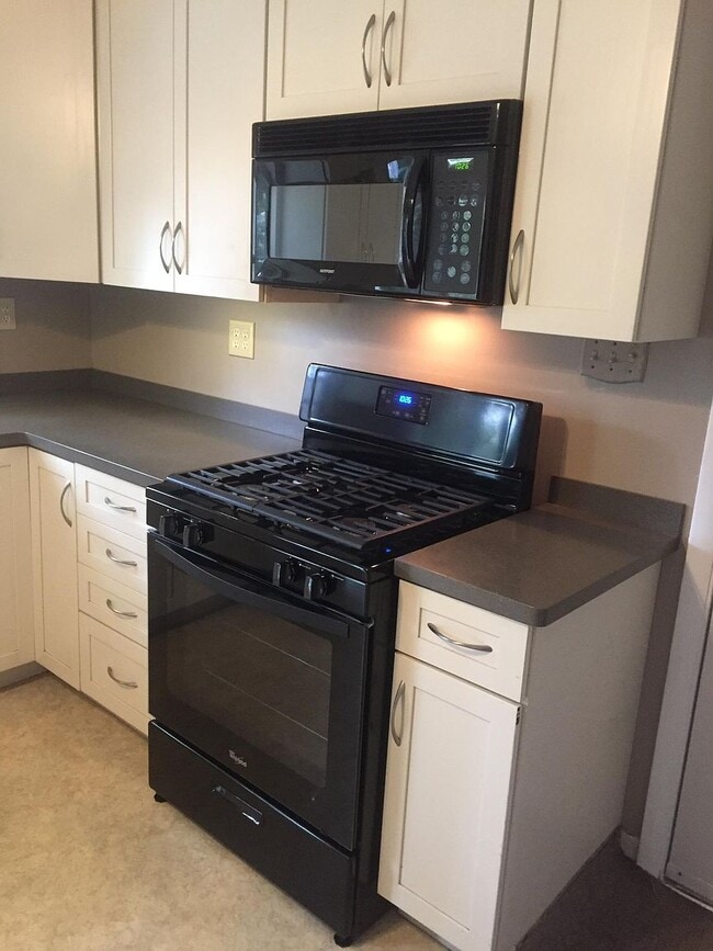 Building Photo - 31 Perimeter Rd