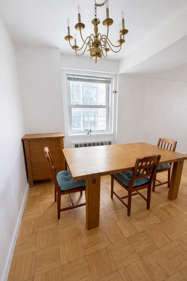 Foto del edificio - 404 E 66th St