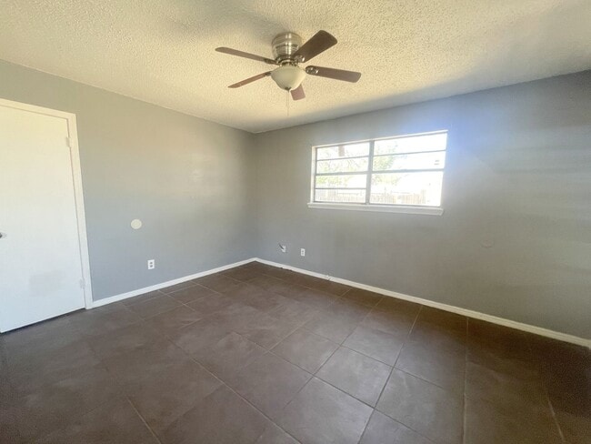 Building Photo - This perfect slice of peace!