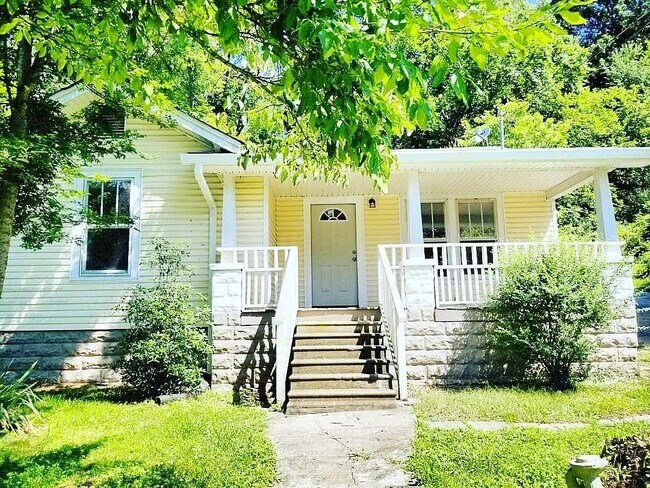 Photo - 5301 Ross Rd House