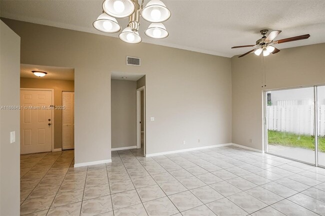 Foto del edificio - 6553 Bayfront Dr