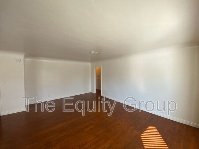 Building Photo - 801 S Sowell St