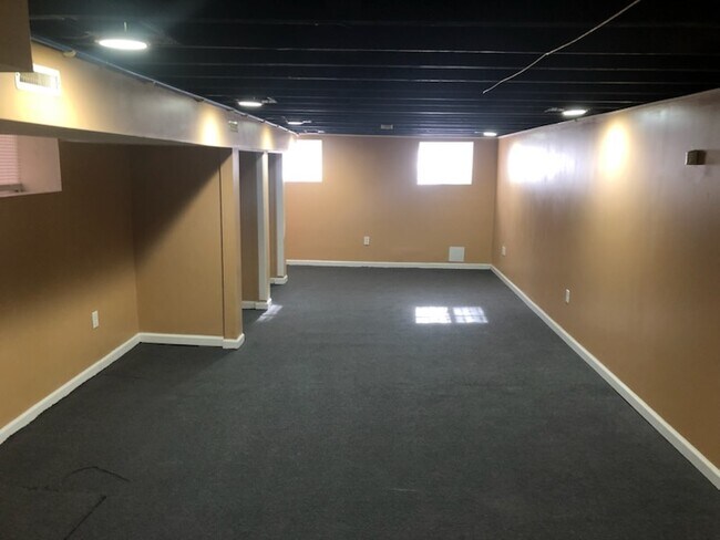 Sótano terminado - 2223 Alberta St