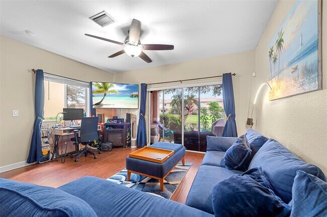 Foto del edificio - 5921 Riverside Ave