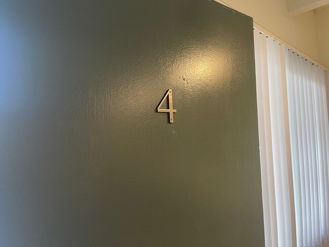Foto del edificio - 3538 Keystone Av