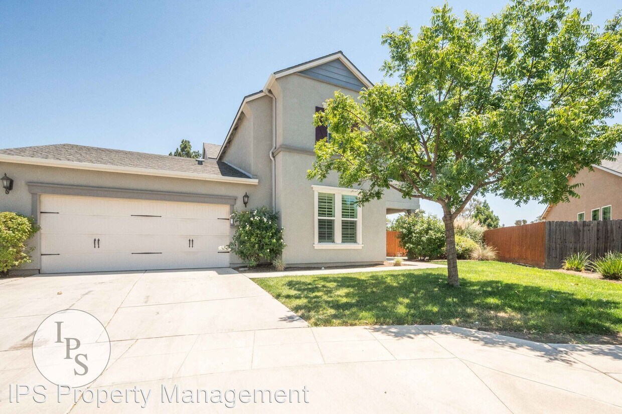 6983 E Saginaw Way, Fresno, CA 93727 House Rental in Fresno, CA