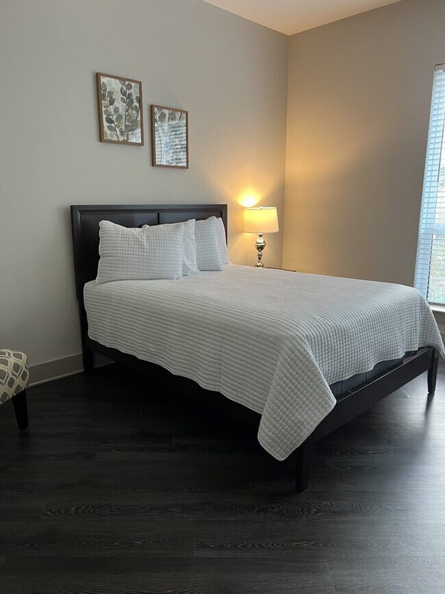 Foto del edificio - 3158 Stillhouse Creek Dr