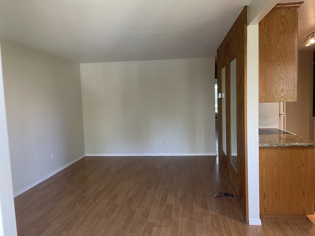 Building Photo - 1572 Sunnyvale Ave