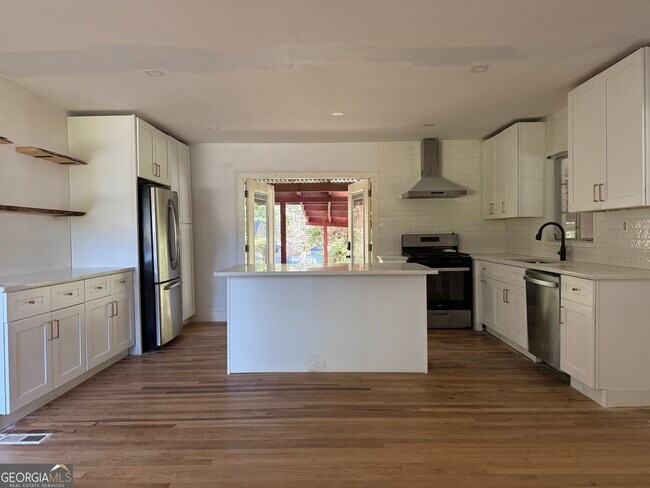 Foto del edificio - 2581 Farley St