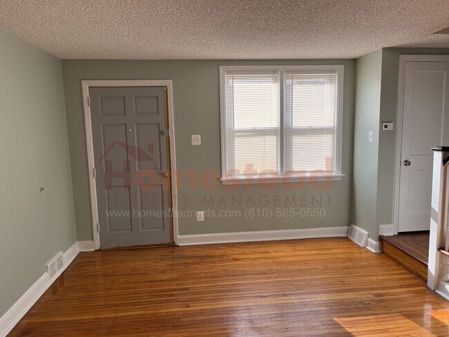 Foto del edificio - 3 Bedroom Home in Collingdale!