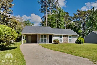 Building Photo - 2 Silverwood Dr