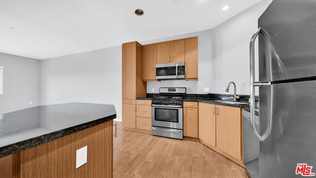 Building Photo - 1408 W Washington Blvd