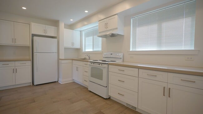 Building Photo - 17 Ravenview Dr