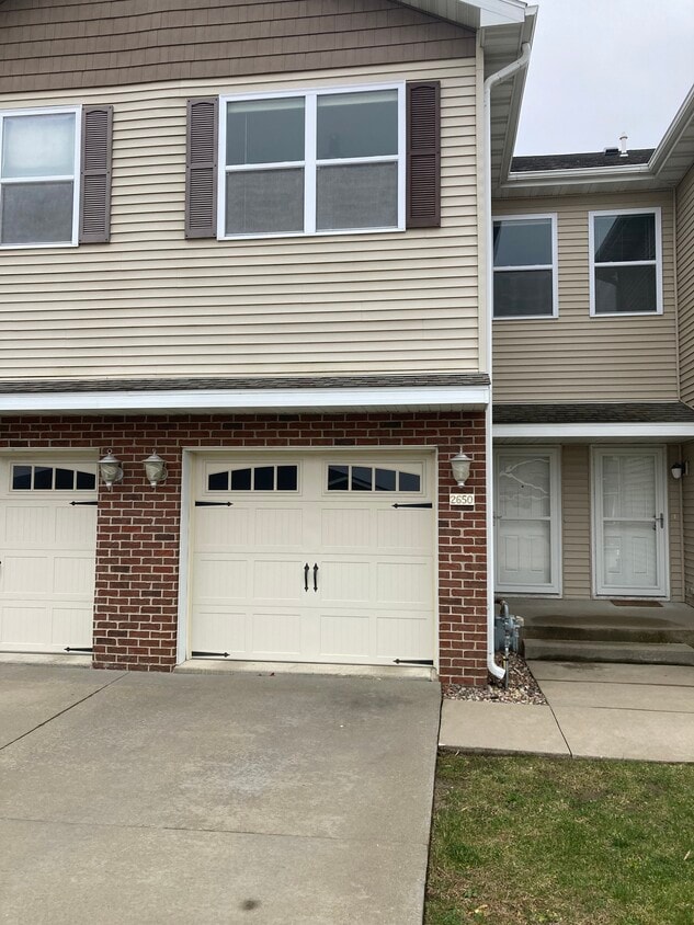 Primary Photo - 2650 Millstone Dr