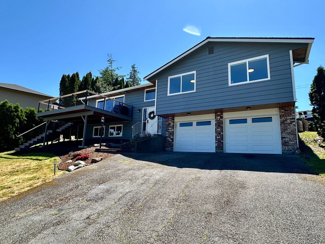 Primary Photo - Rental with Views of Utsalady Bay and Mt B...