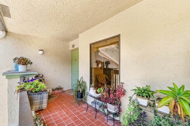 Foto del edificio - 5087 Oakhill Ln