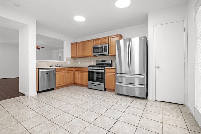 Building Photo - 29407 Legends Hill Dr