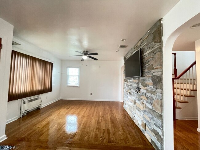 Foto del edificio - 39 Hillman Dr