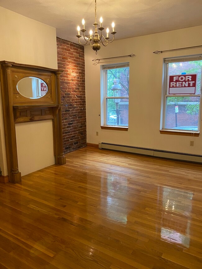 Building Photo - 67 Baldwin St