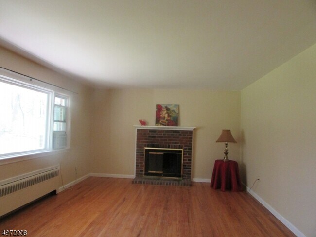 Building Photo - 31 Lilline Ln