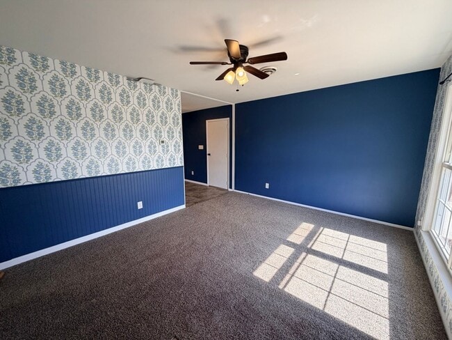 Building Photo - 620 High School Dr