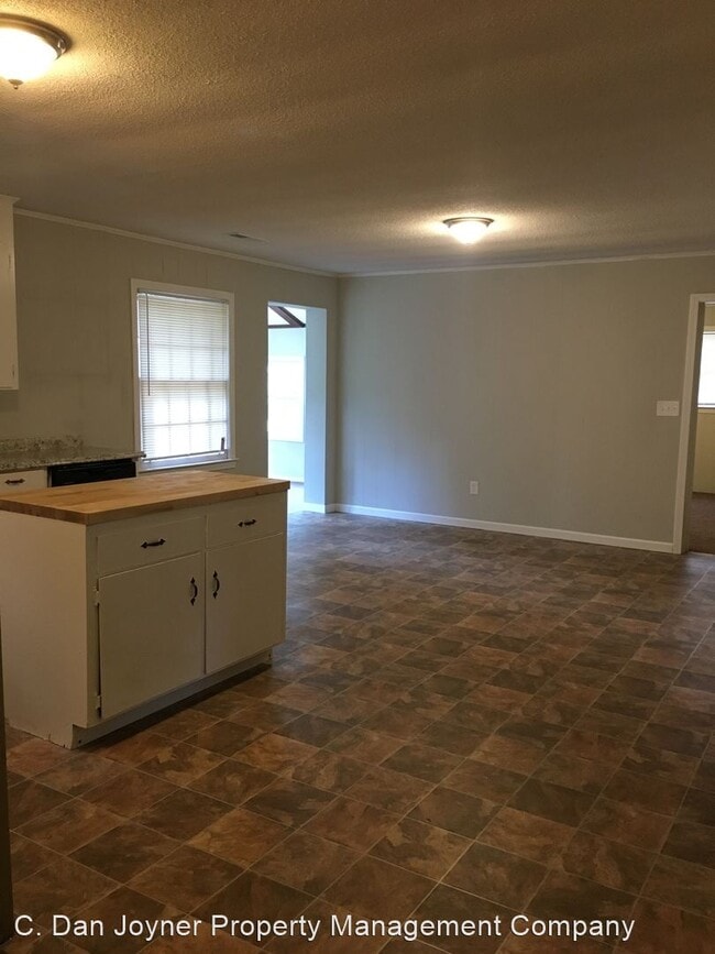 Building Photo - 4 br, 2.5 bath House - 112 Aloha Dr