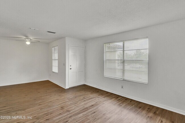 Foto del edificio - 473 Bentwood Ln