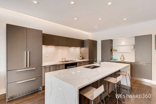 880 N Milwaukee-5S - 880 N Milwaukee-5S Apartment