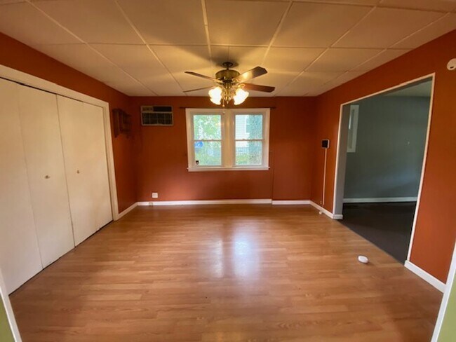 Foto del edificio - Fenced Yard + Porch in Goodyear Heights—3BR Charmer