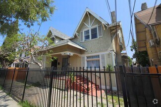 Building Photo - 2624 S Budlong Ave