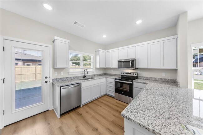 Building Photo - 601 Cosmos St