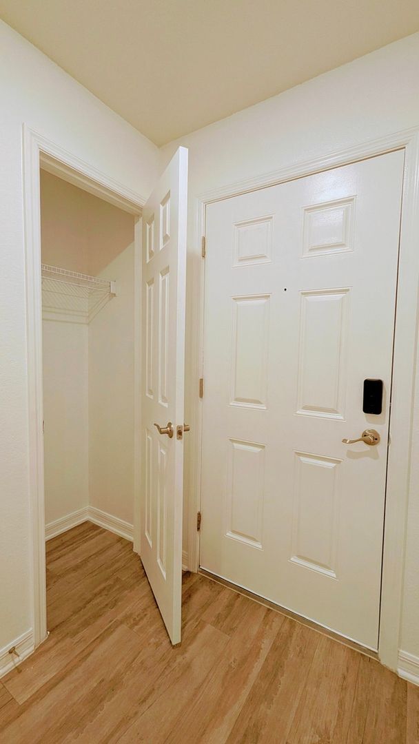 Foto del edificio - 6337 Gardner Dr