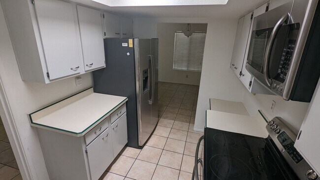 Foto del edificio - Beautiful Townhouse - 3 bed & 2 bath in Gr...