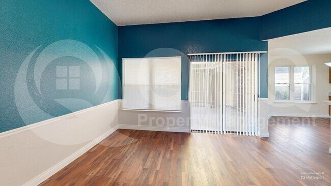 Building Photo - 1517 Yorkshire Dr