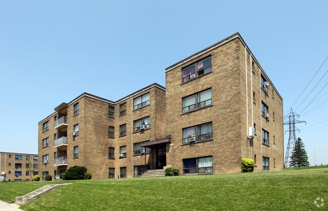 Primary Photo - 1589 Victoria Park Av