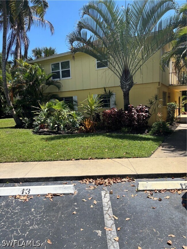 Foto del edificio - 1210 Shady Rest Ln