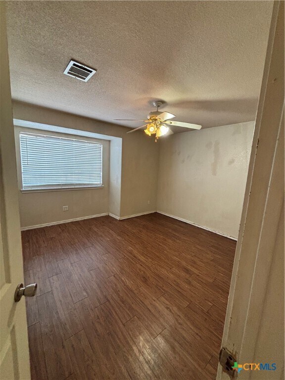 Foto del edificio - 843 Sagewood Trail