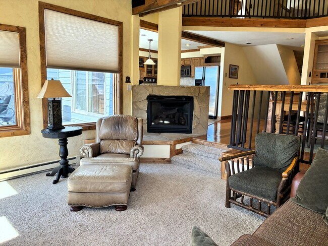 Foto del edificio - Winter Seasonal Rental- 374B Ensign Dr.