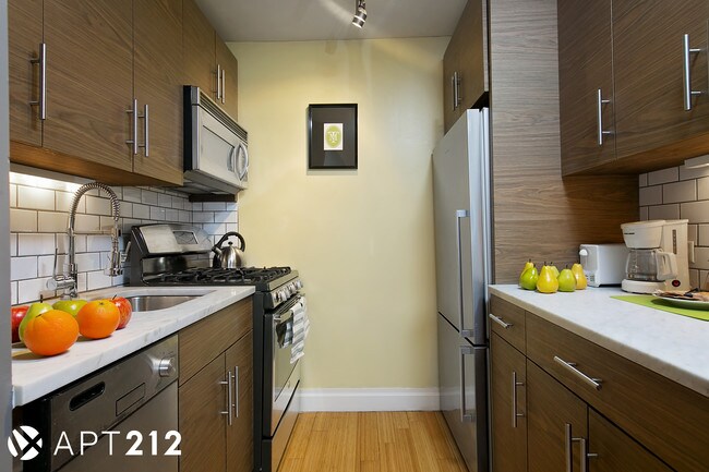 Building Photo - 429 E 52nd St